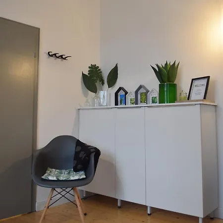 Kleines, Charmantes Ferienapartment In Bahnhofsnähe Apartment *