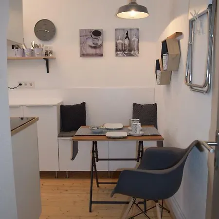 Kleines, Charmantes Ferienapartment In Bahnhofsnähe Apartment *