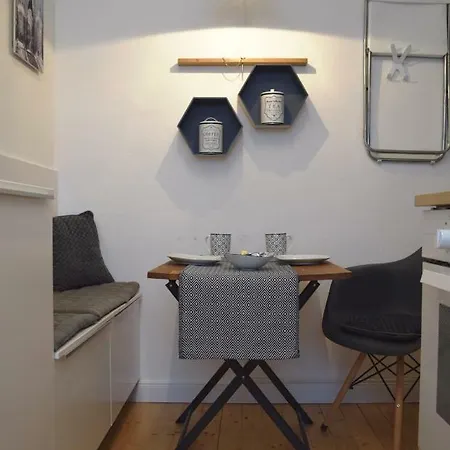 Kleines, Charmantes Ferienapartment In Bahnhofsnähe Trier
