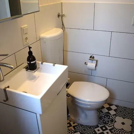 Kleines, Charmantes Ferienapartment In Bahnhofsnähe Trier